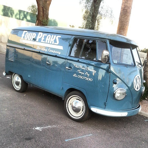 Photo prise au Four Peaks Tasting Room par Chris K. le7/28/2013