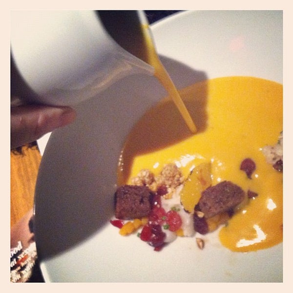 11/21/2012にJennifer R.がRestaurant Martinで撮った写真