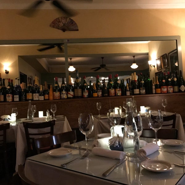 Small romantic French restaurant with quality food and very friendly staff. Valentine's Day prix fixe menu consisted of a lot of food in four courses. Huge entree portion