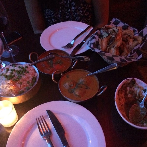 Foto tirada no(a) Asya Indian Restaurant por Michelle Wendy em 5/28/2014