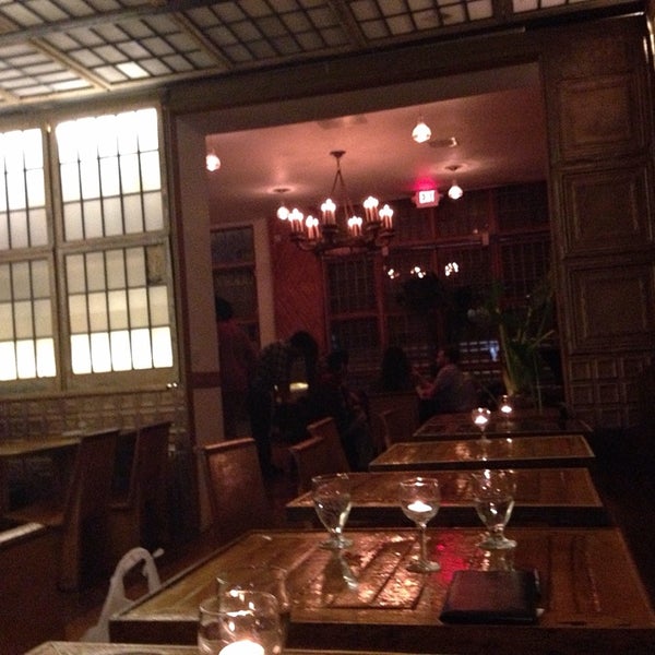 2/16/2014 tarihinde Michelle Wendyziyaretçi tarafından Dekalb Restaurant'de çekilen fotoğraf