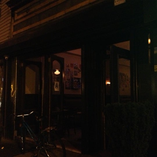 Foto tirada no(a) Borough Restaurant por Michelle Wendy em 10/5/2012