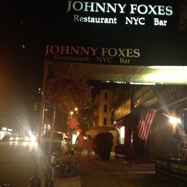 Photo taken at Johnny Foxes by Michelle Wendy on 8/4/2013