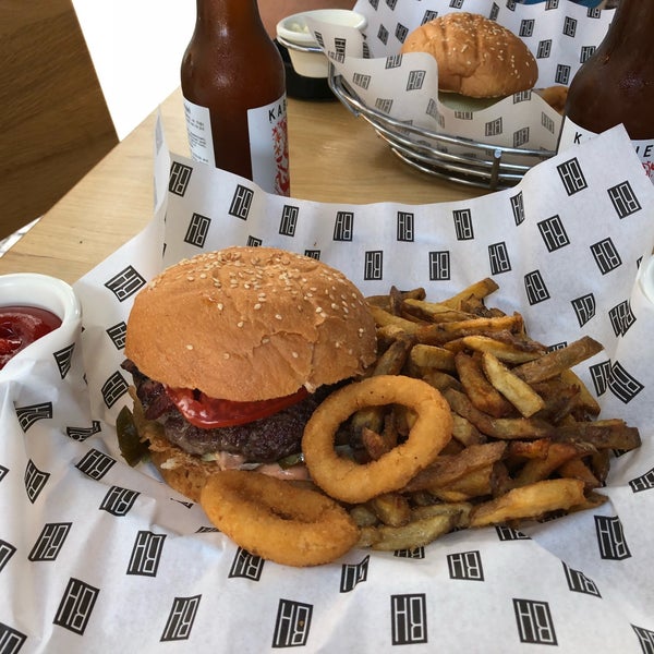 8/6/2018 tarihinde Vladimir C.ziyaretçi tarafından Burger House'de çekilen fotoğraf