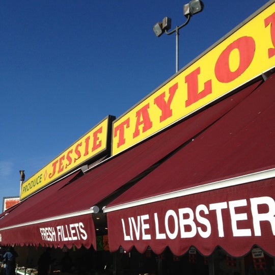 Photo taken at Jessie Taylor Seafood by William l. on 10/13/2012