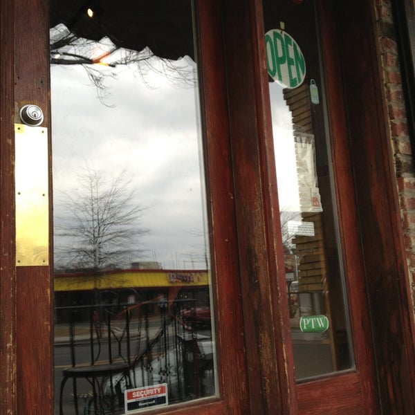 2/16/2013 tarihinde William l.ziyaretçi tarafından Qualia Coffee'de çekilen fotoğraf