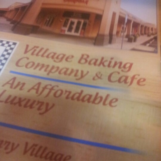 รูปภาพถ่ายที่ Village Baking Company &amp; Cafe โดย Kathryn G. เมื่อ 9/19/2012