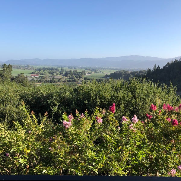 Photo taken at Auberge du Soleil by Suzanne E. on 8/18/2019