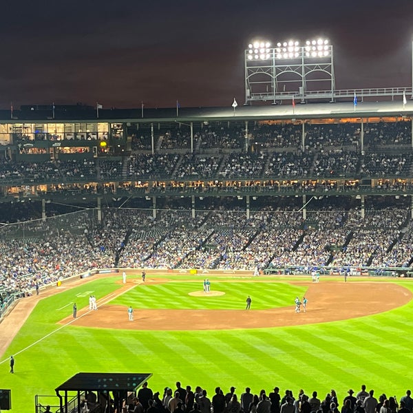 Wrigley Rooftop Screen Wrigley Rooftops 3639 - Baseball Stadium in Wrigleyville