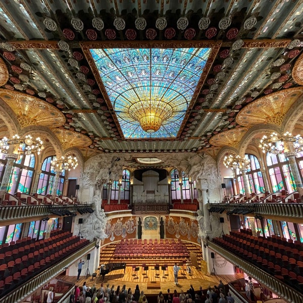 Foto diambil di Palau de la Música Catalana oleh Lilyana D. pada 9/16/2023