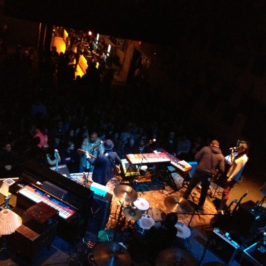 รูปภาพถ่ายที่ Mill City Nights โดย Caitlin J. เมื่อ 10/26/2012