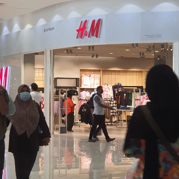 H & m galaxy cheap mall