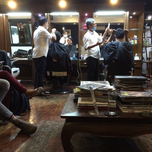 Photo taken at Felipe &amp; Sons Barberdashery by Sarah Angelica M. on 8/21/2015