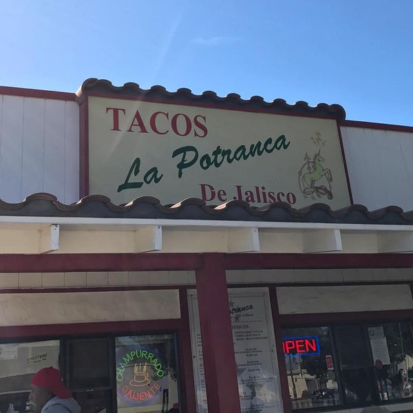 Foto diambil di Tacos La Potranca De Jalisco oleh Lisa pada 11/5/2016