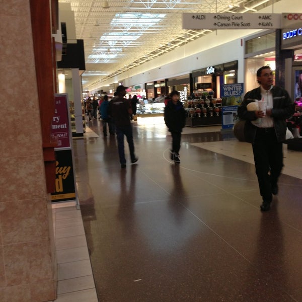 Photo taken at Chicago Ridge Mall by Steve S. on 12/31/2012
