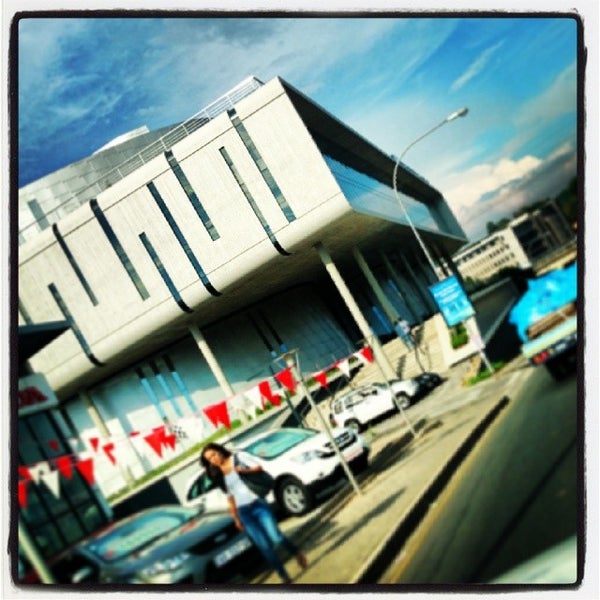 Melrose Crossing - Shopping Mall