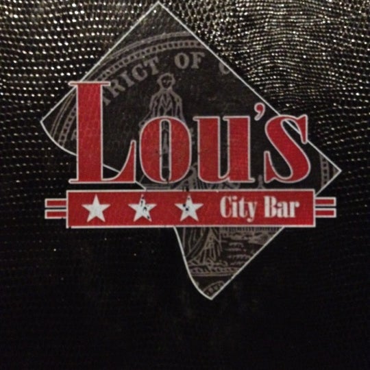 Das Foto wurde bei Lou&#39;s City Bar von Gautam C. am 10/3/2012 aufgenommen