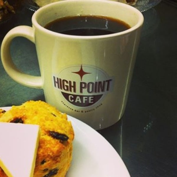 Foto tirada no(a) High Point Cafe por Ian B. em 2/15/2014
