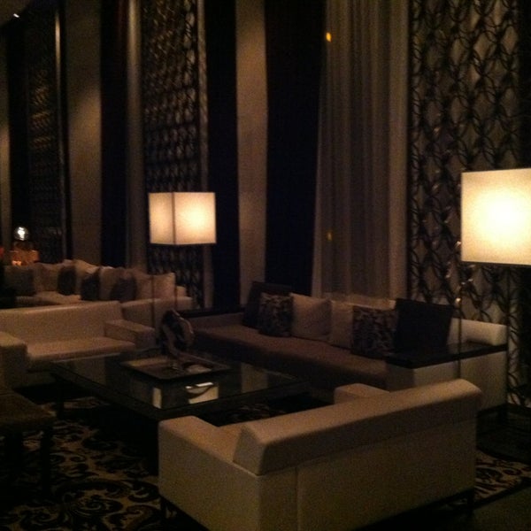 Foto tirada no(a) LivingRoom Lounge At The W SouthBeach por Gary T. em 2/9/2013