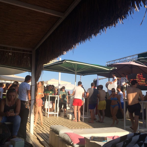 Foto tirada no(a) SeaSide Beach Lounge por Alisa A. em 7/9/2016