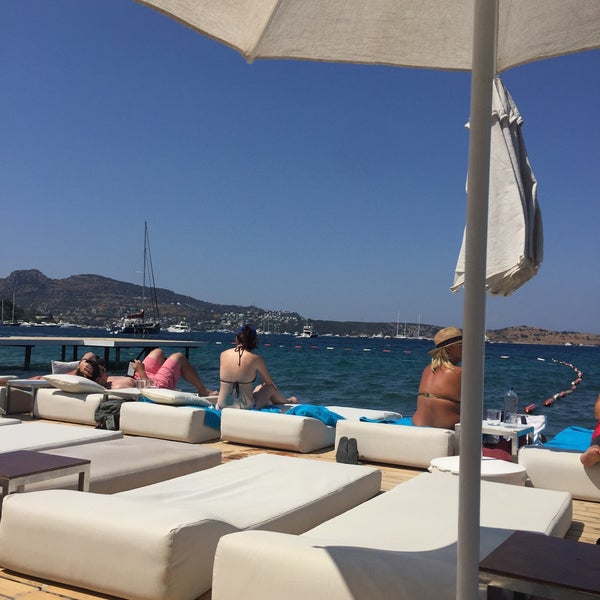 Baia Bodrum пляж понтон