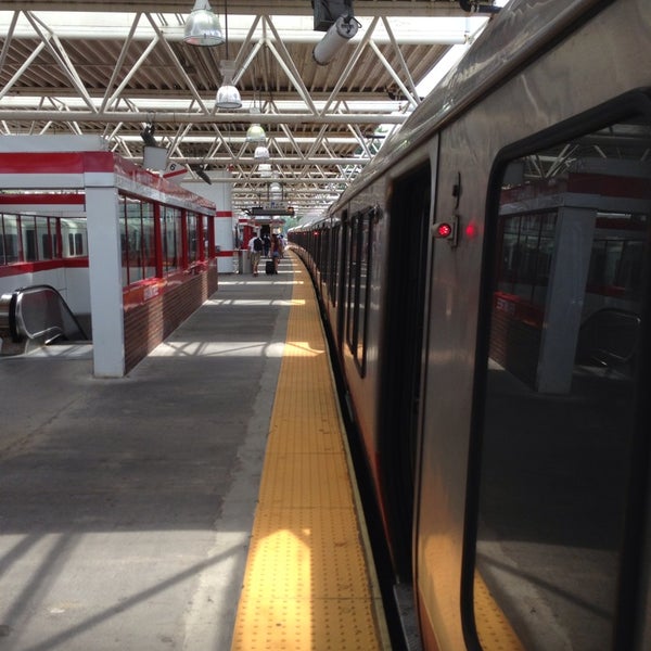 Fotos en MBTA Braintree Station Estación de metro en Braintree