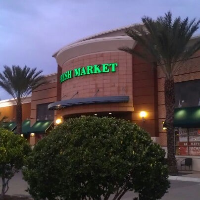 รูปภาพถ่ายที่ The Fresh Market โดย Jerry V. เมื่อ 2/5/2013