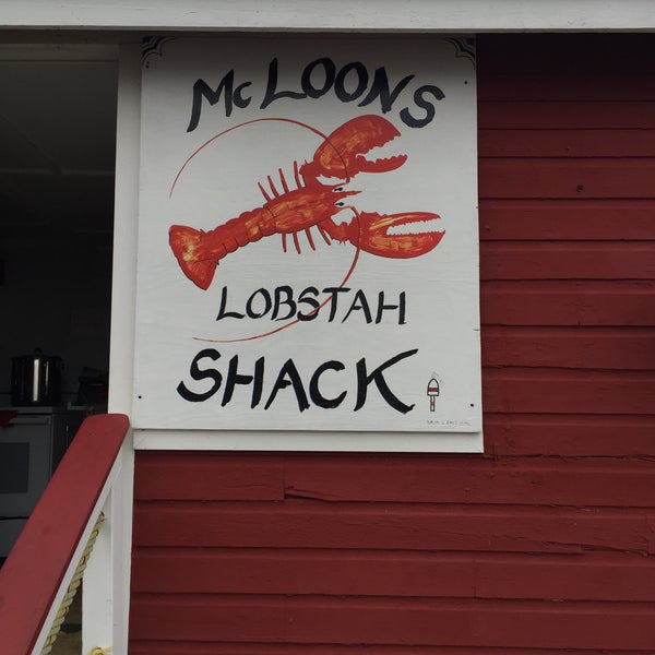 รูปภาพถ่ายที่ McLoons Lobster Shack โดย Emily W. เมื่อ 8/26/2015