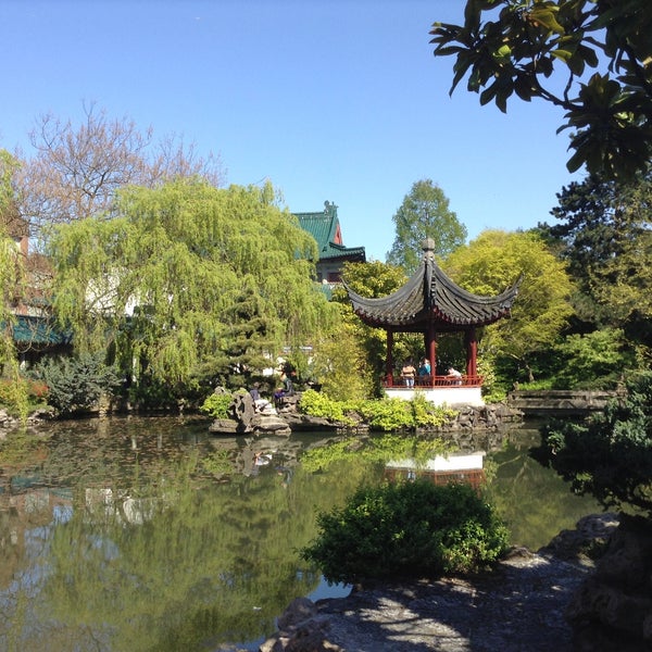 Das Foto wurde bei Dr. Sun Yat-Sen Classical Chinese Garden von Diego G. am 4/23/2013 aufgenommen