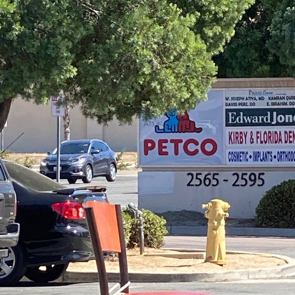 Petco 2545 W Florida Ave