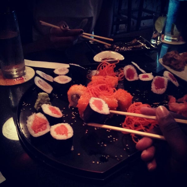 Foto tirada no(a) Sushi Ya por Jermaine T. em 6/19/2013