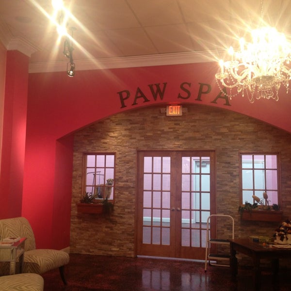 Photo taken at Woof Gang Bakery &amp; Grooming by Chelsia on 12/20/2012