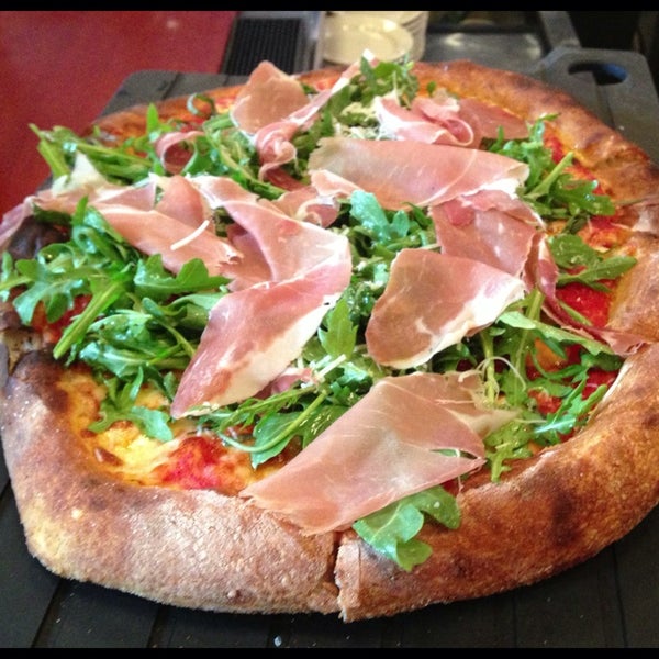 Das Foto wurde bei Providence Coal Fired Pizza von Jane B. am 8/18/2013 aufgenommen