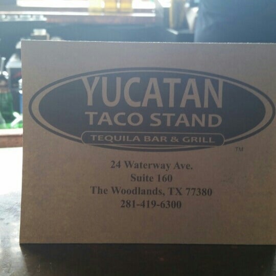 รูปภาพถ่ายที่ Yucatan Taco Stand Tequila Bar &amp; Grill โดย Carter T. เมื่อ 5/11/2015