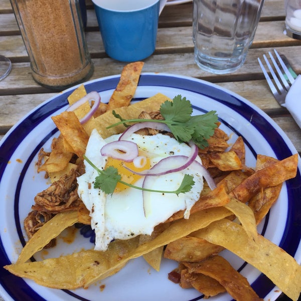 unimpressed with the greasy chilaquiles. brunch deal: one prix fixe meal plus coffee/tea plus mimosa/sangria = 21 dollars. one dollar for each additional mimosa/sangria