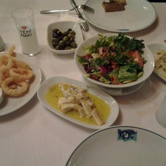 Снимок сделан в Koç Restaurant пользователем BGO Cheesecakery 11/13/2012