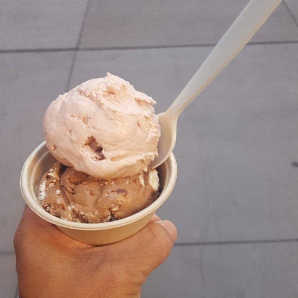 Foto diambil di Ample Hills Creamery oleh Jenn N. pada 10/18/2018