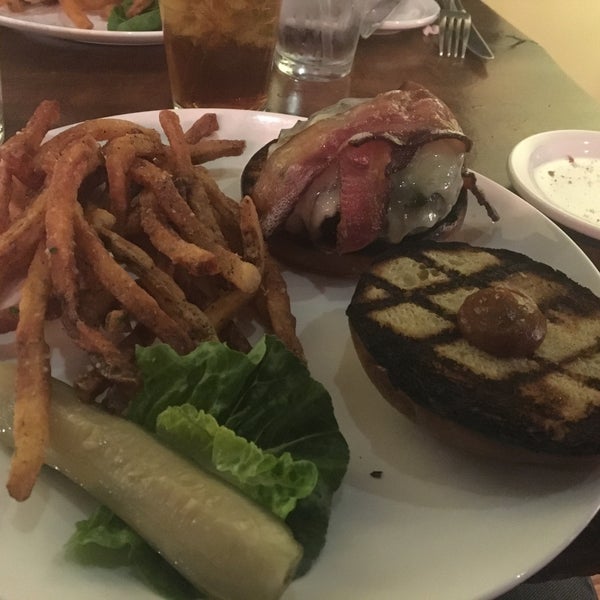 Nice place with good food. We've tried the burger and it was delicious! The french fries are really special flavor and crispy! Make a reservation to guarantee a table!