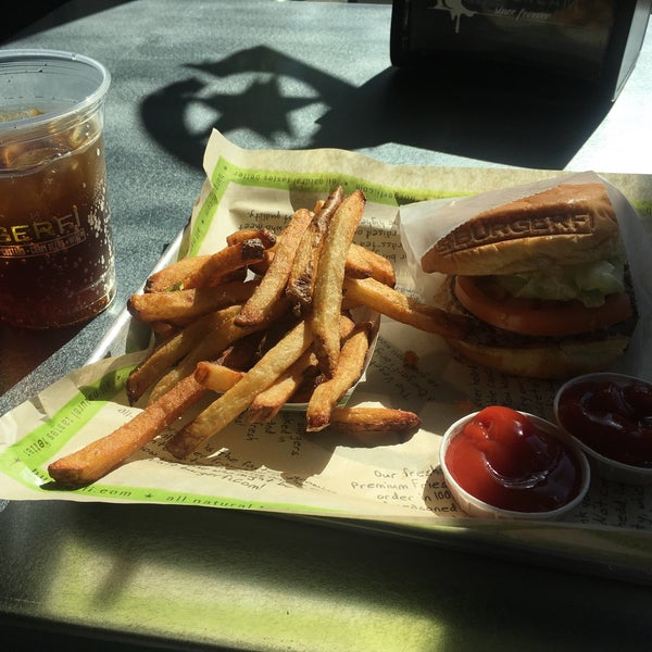 Photo taken at BurgerFi by Roger R. on 10/7/2016