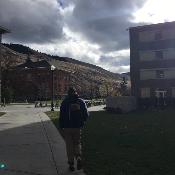 Das Foto wurde bei University of Montana – Missoula von Michael A. am 11/18/2015 aufgenommen