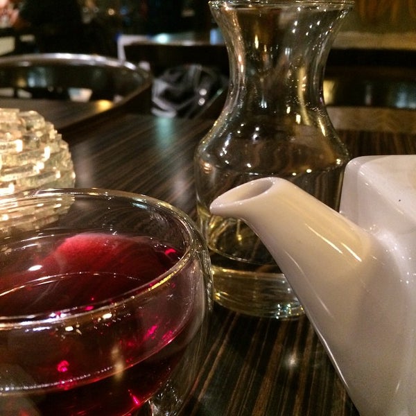 Foto tomada en Tranquil Tea Lounge  por Nicole el 12/4/2014