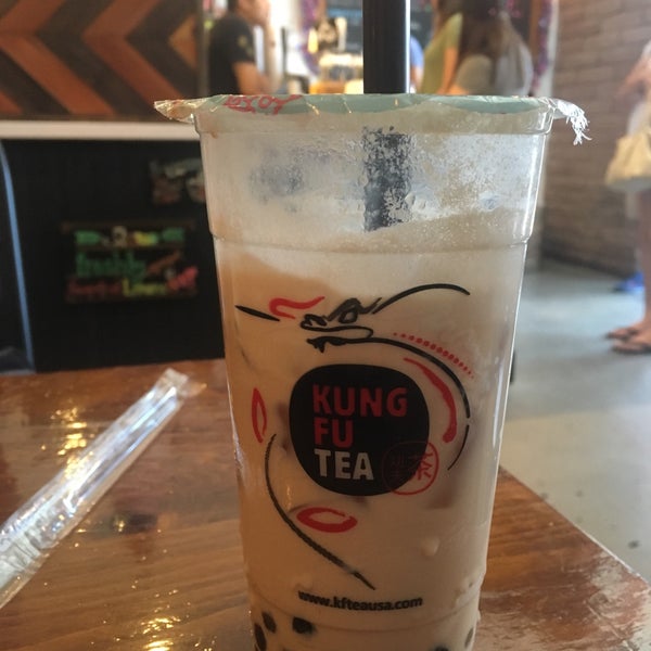 7/2/2017 tarihinde Kevin H.ziyaretçi tarafından Kung Fu Tea'de çekilen fotoğraf