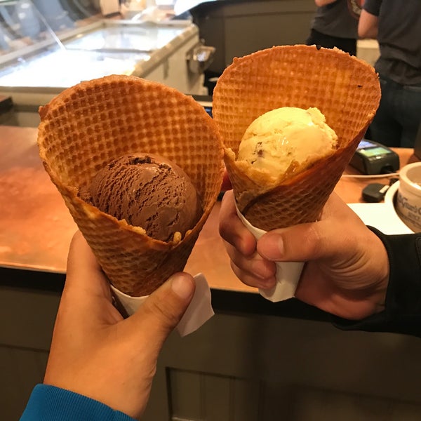 First time here and fell in love with their home made ice cream and waffle cones. Gotta try their Brown Butter & Texas Pecan flavor. THE BEST I'VE HAD!  🍦👍🏽