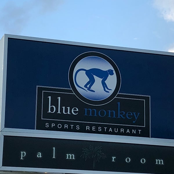 Foto scattata a Blue Monkey Sports Restaurant da Bill H. il 7/5/2018
