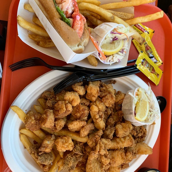 Photo prise au Portland Lobster Company par TahRaySa X. le10/3/2019