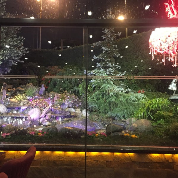 รูปภาพถ่ายที่ Kile Restaurant โดย Emrah Ö. เมื่อ 12/17/2021