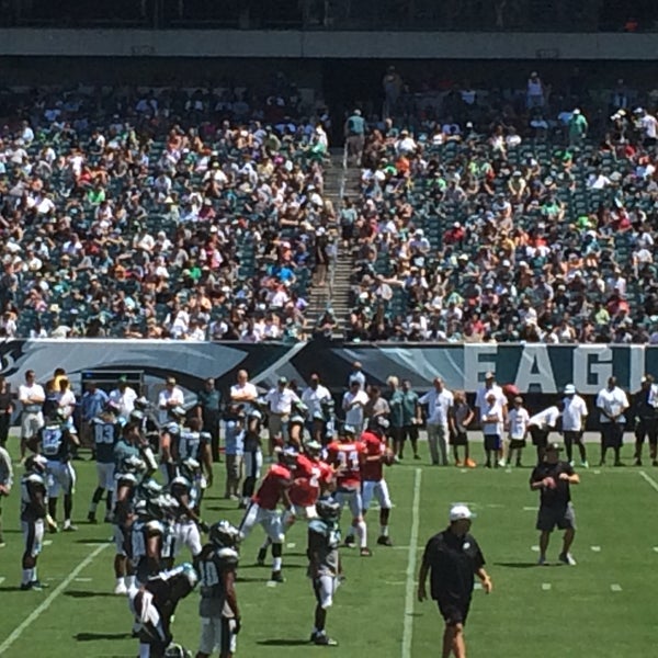 Photo taken at Lincoln Financial Field by MICHAEL RYAN L. on 8/4/2015