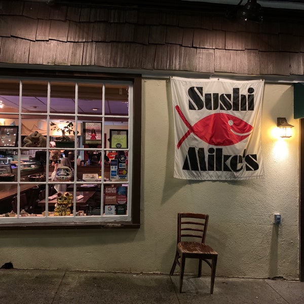 รูปภาพถ่ายที่ Sushi Mike&#39;s โดย Eugene L. เมื่อ 2/19/2020
