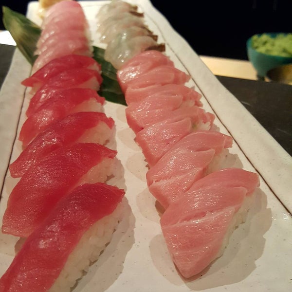 Снимок сделан в Tomo Japanese Restaurant пользователем Cliff S. 2/26/2016