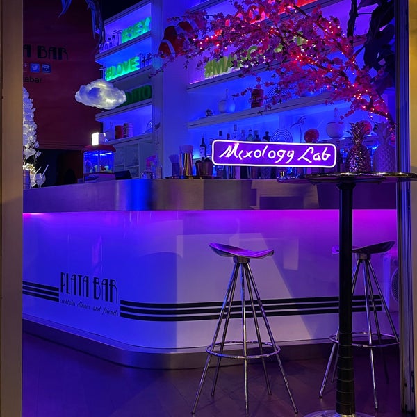 5/1/2022 tarihinde SEAN H.ziyaretçi tarafından Plata Cocktail Bar Barcelona'de çekilen fotoğraf